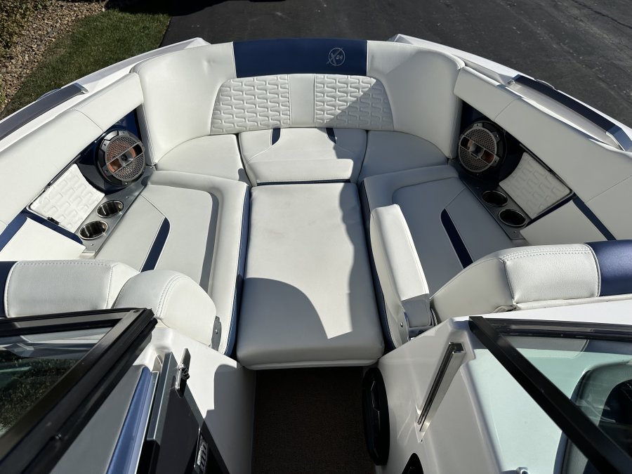 2021-mastercraft-x24-100388-image11