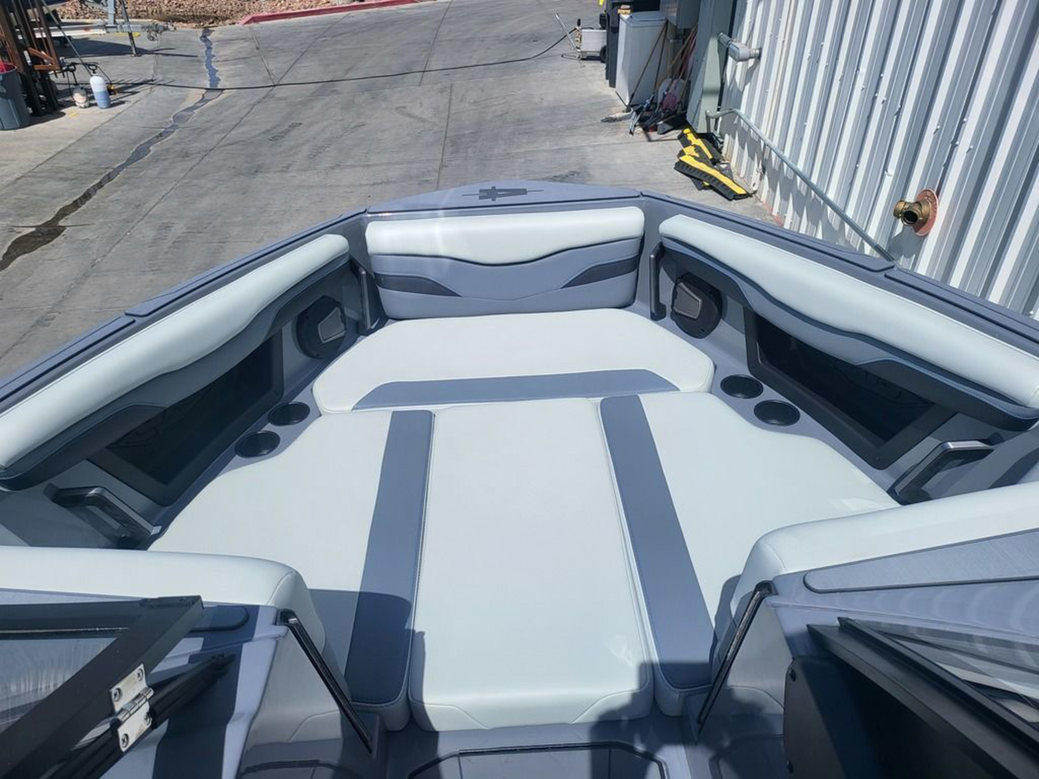 2025 Axis Wake Research T235