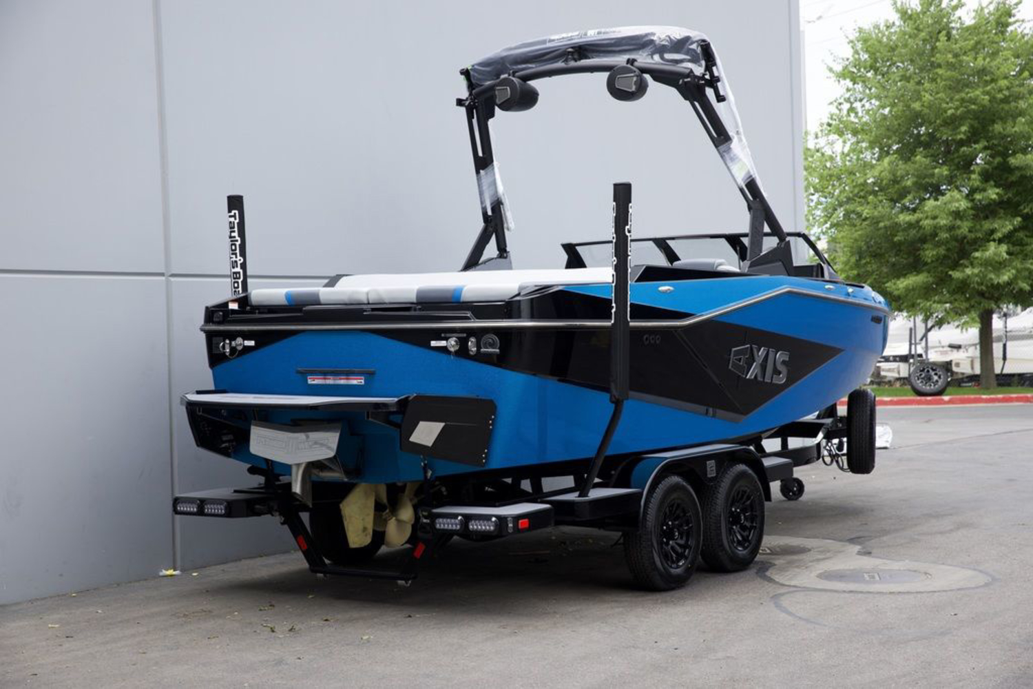 2025 Axis Wake Research T220