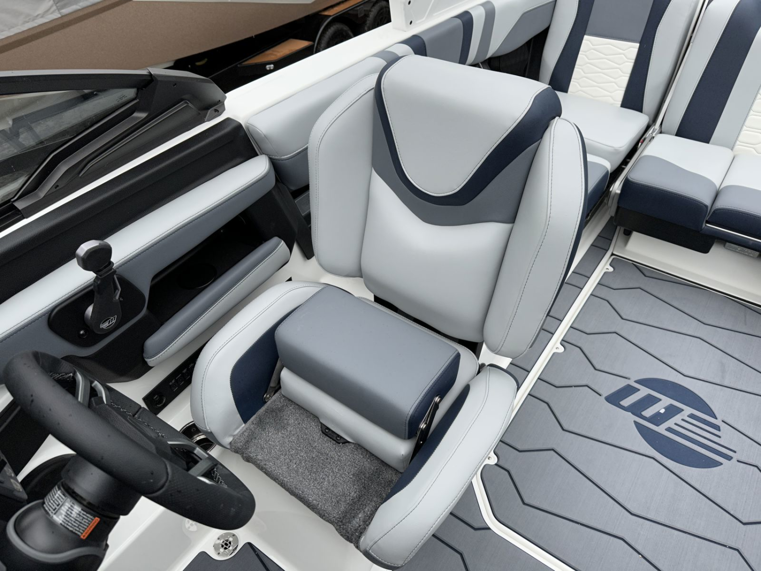2025 Malibu 22 MXZ