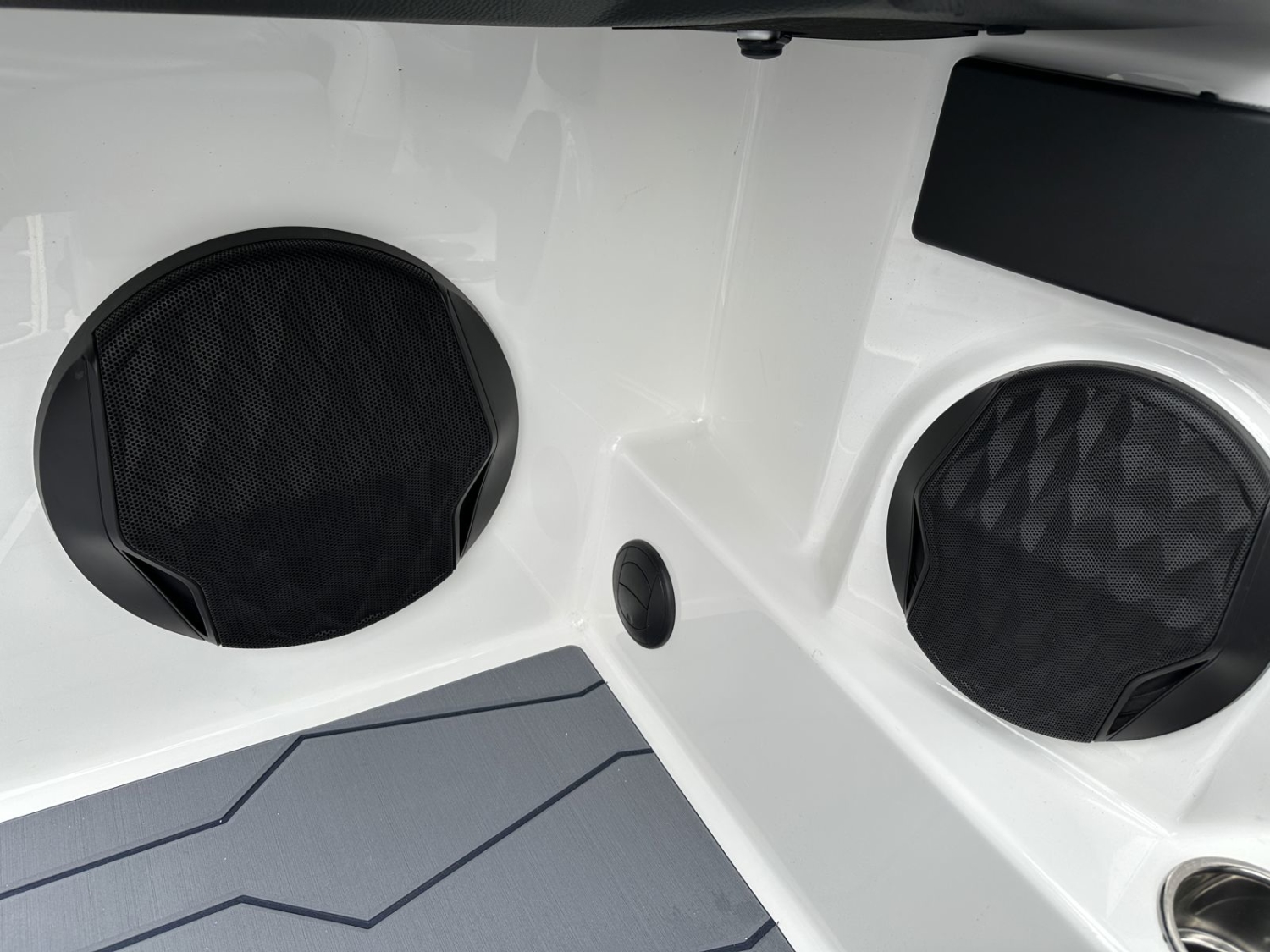 2025 Malibu 22 MXZ