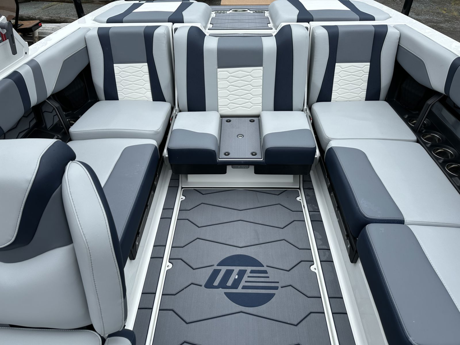 2025 Malibu 22 MXZ
