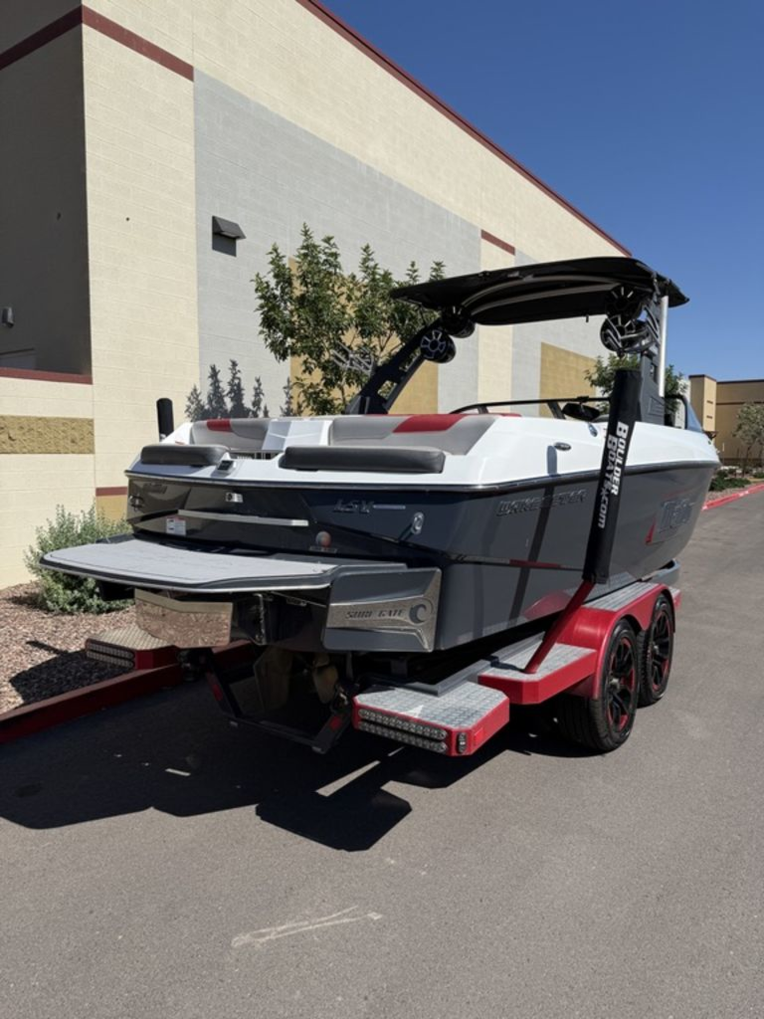 2018 Malibu Boats 23 LSV
