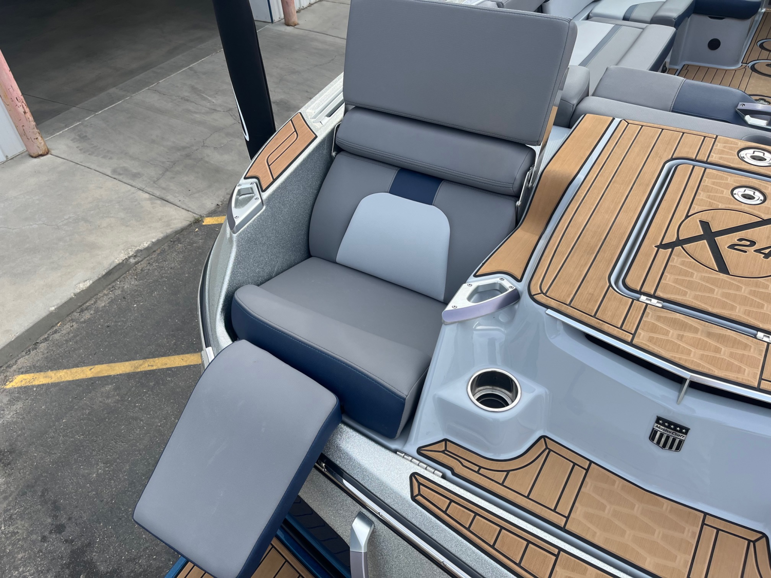 2022 MasterCraft X24