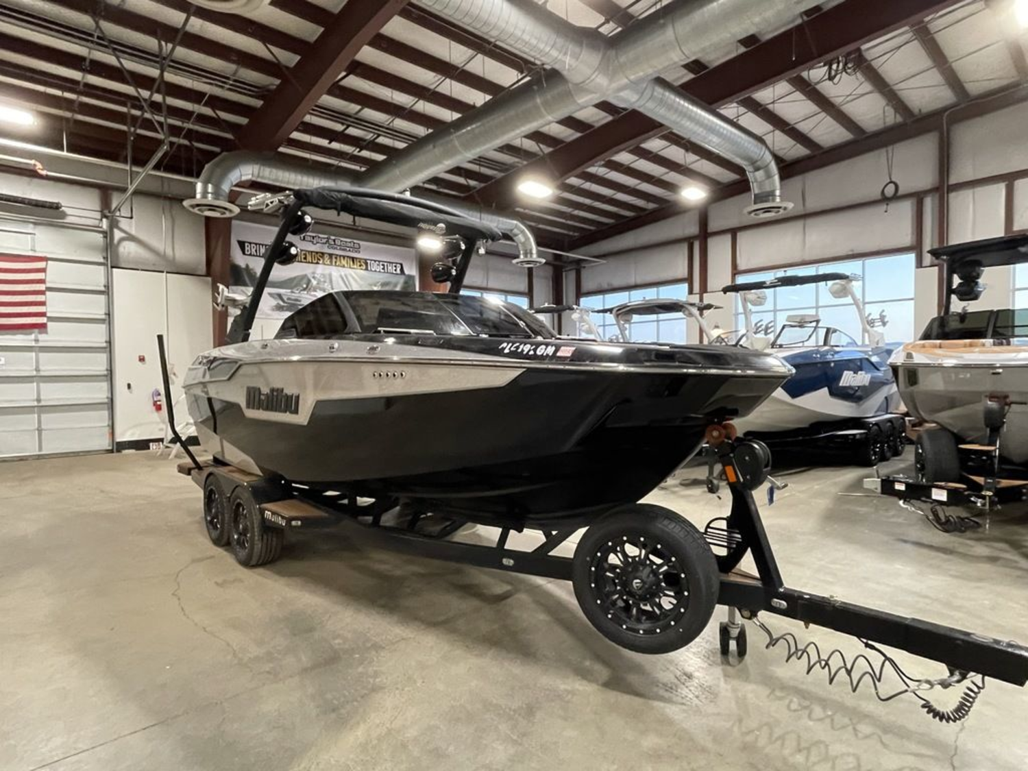 2021 Malibu Boats M220