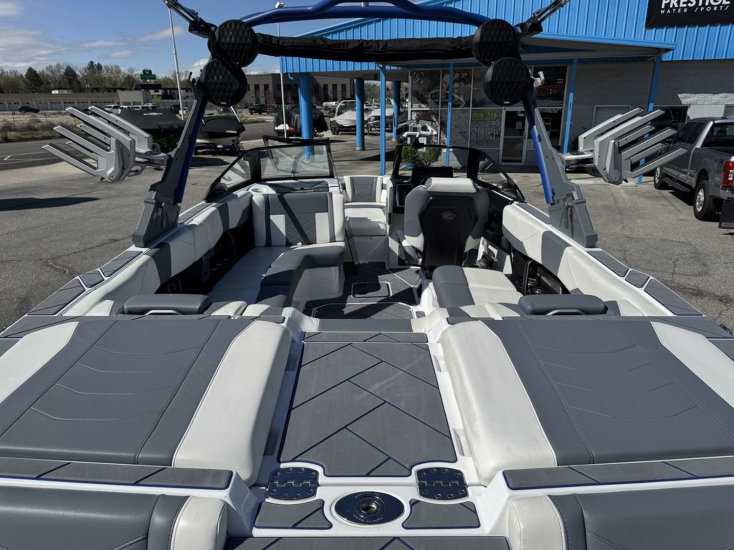 2024 Malibu Boats Wakesetter 23 LSV