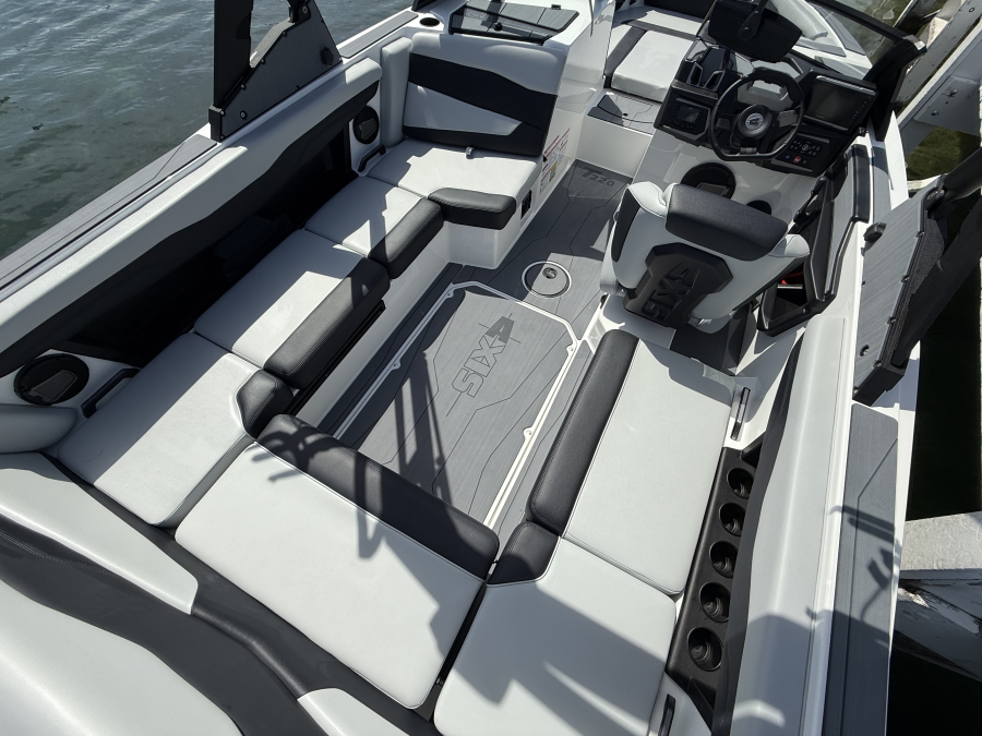 2025 Axis Boats T220 for sale in Fontana, Wisconsin