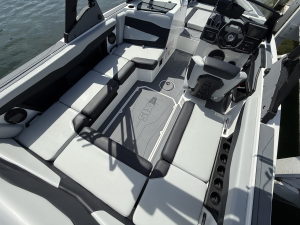 2025 Axis Boats T220 for sale in Fontana, Wisconsin