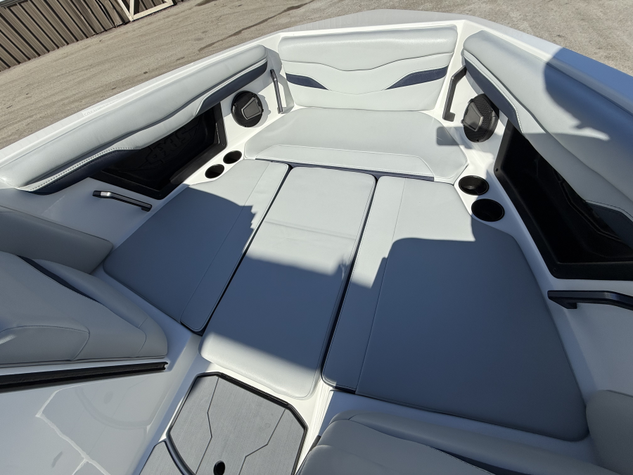 2025 Axis Boats T250 for sale in Fontana, Wisconsin