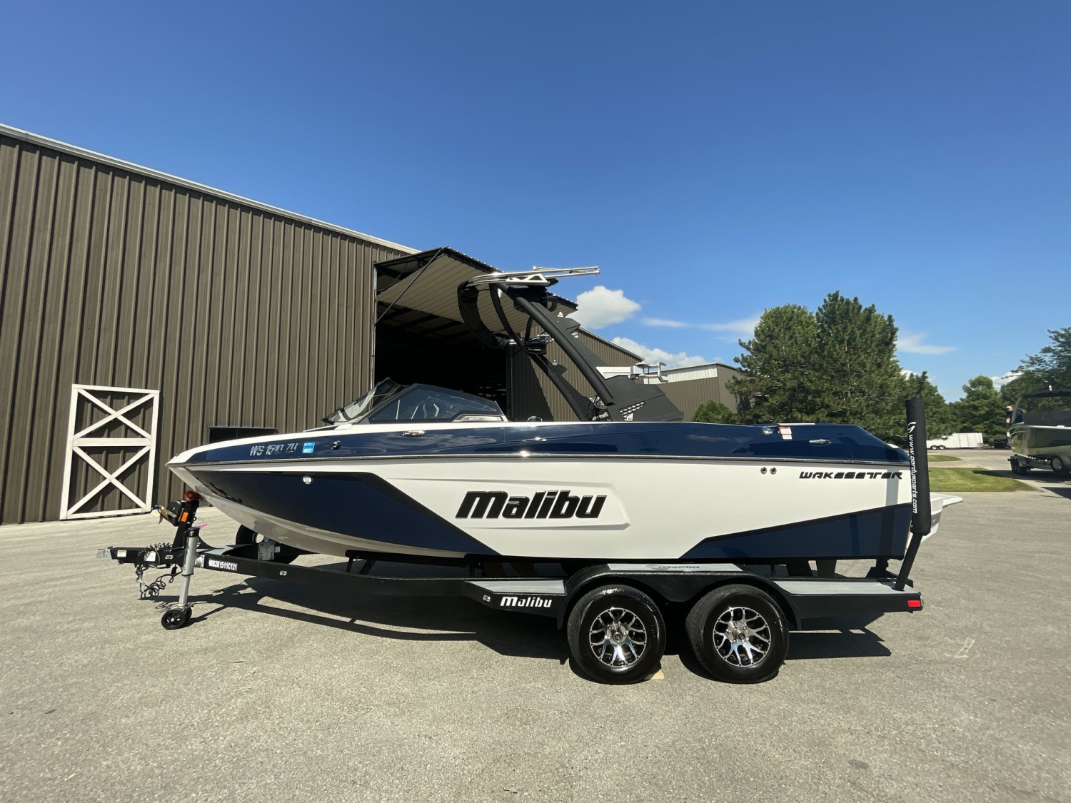 2021 Malibu 22 LSV