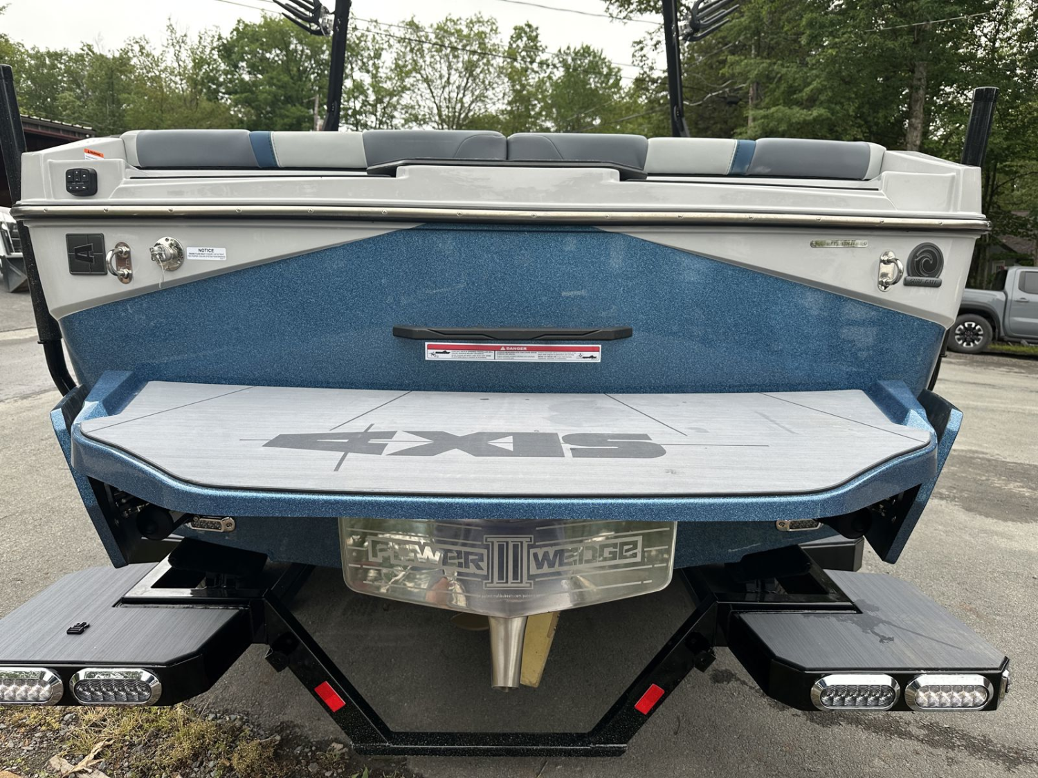 2025 Axis T220