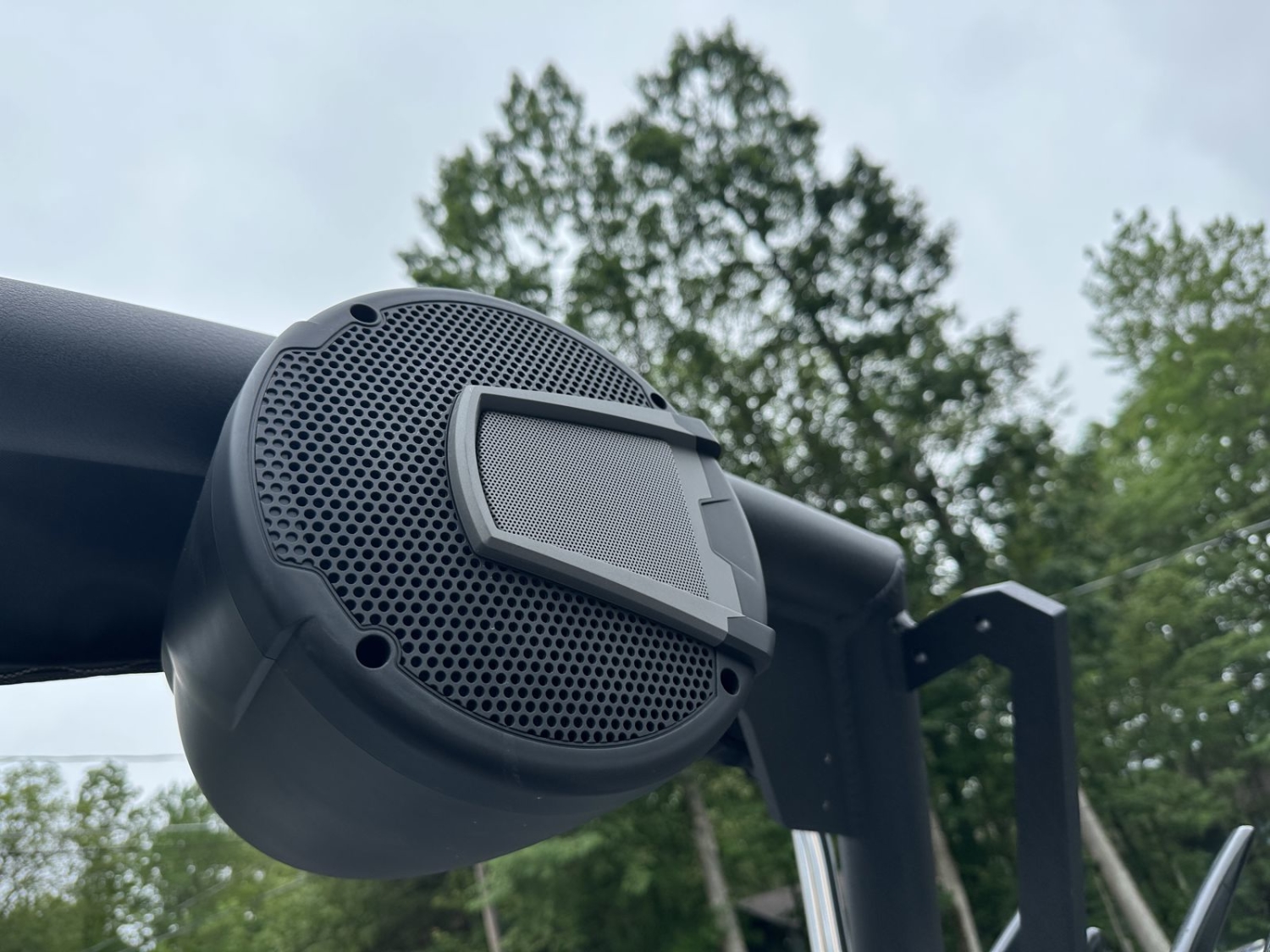 2025 Axis T220