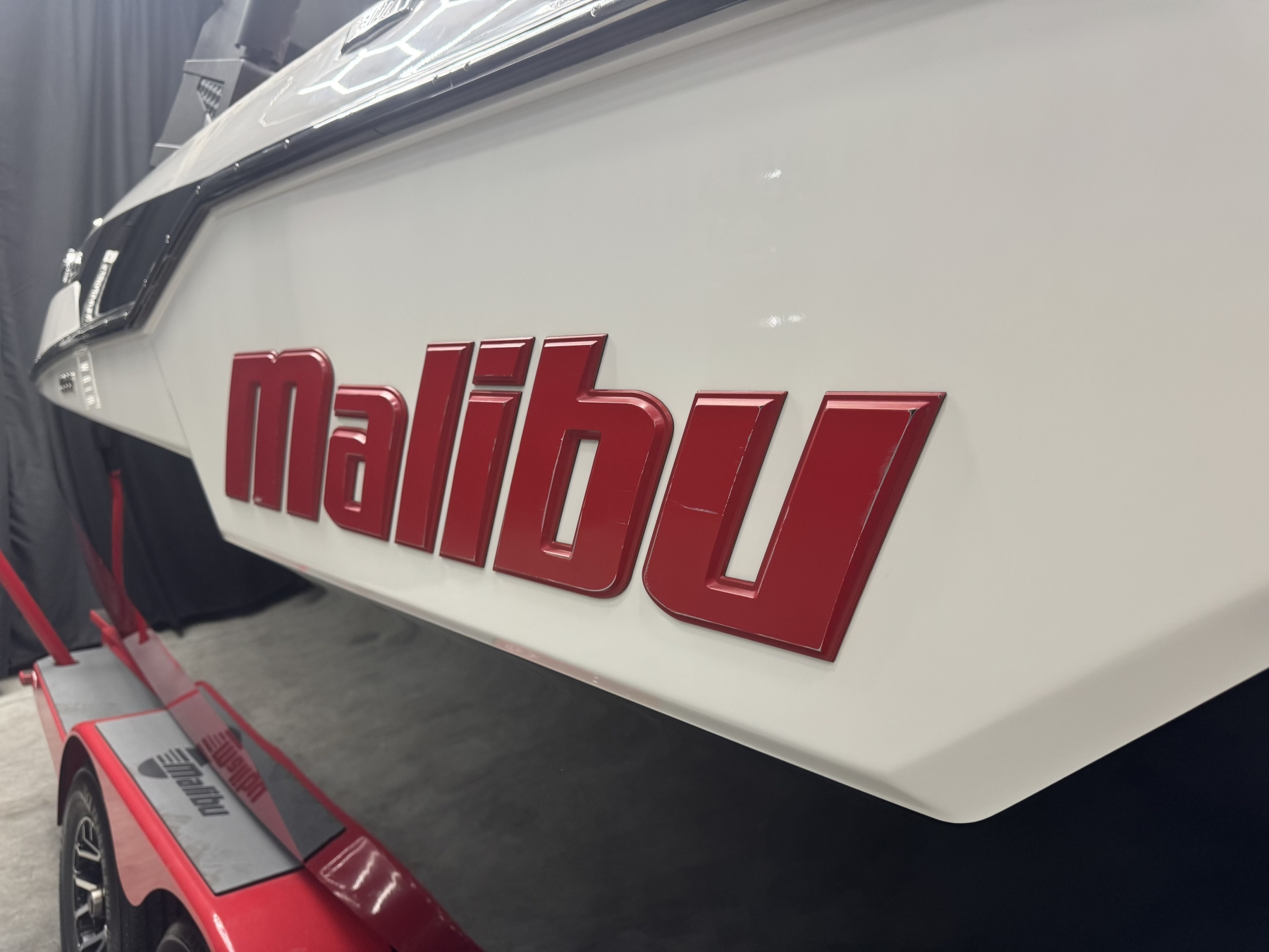 2021 Malibu M220