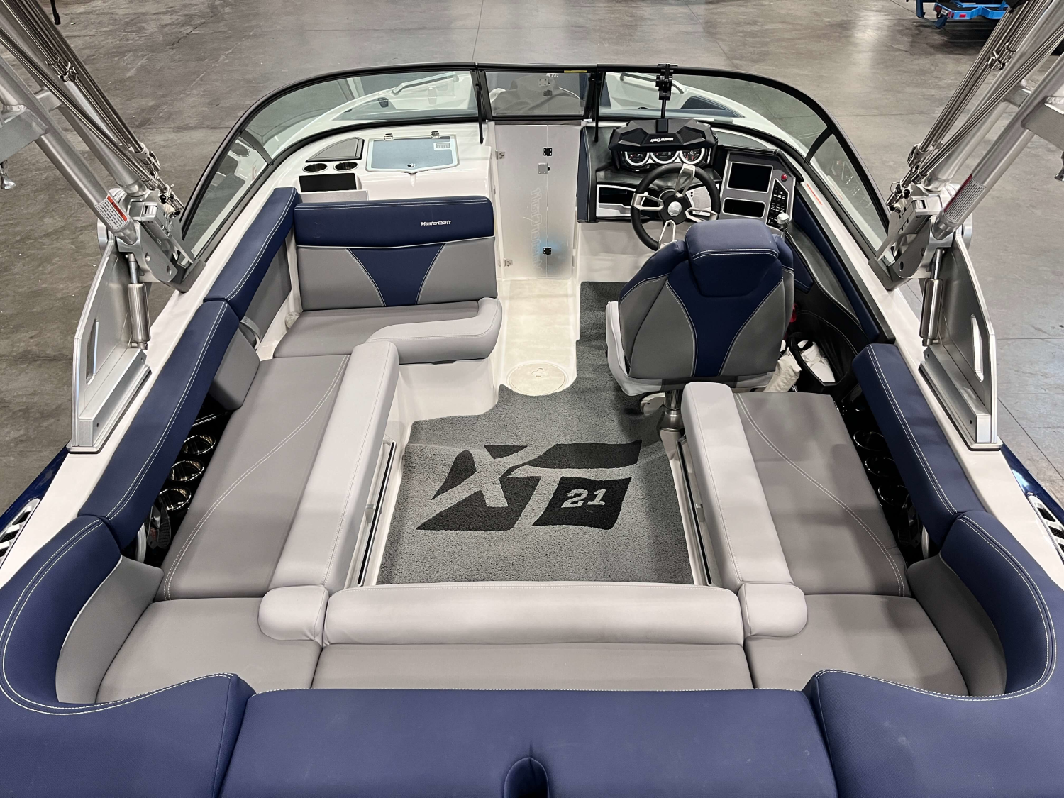 2022 MasterCraft XT21
