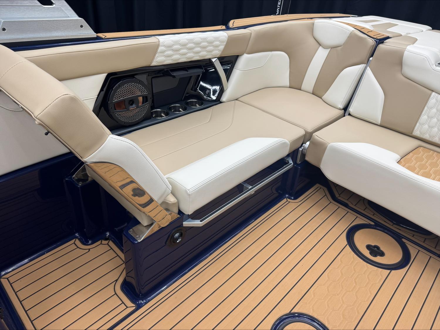 2025 MasterCraft XT24