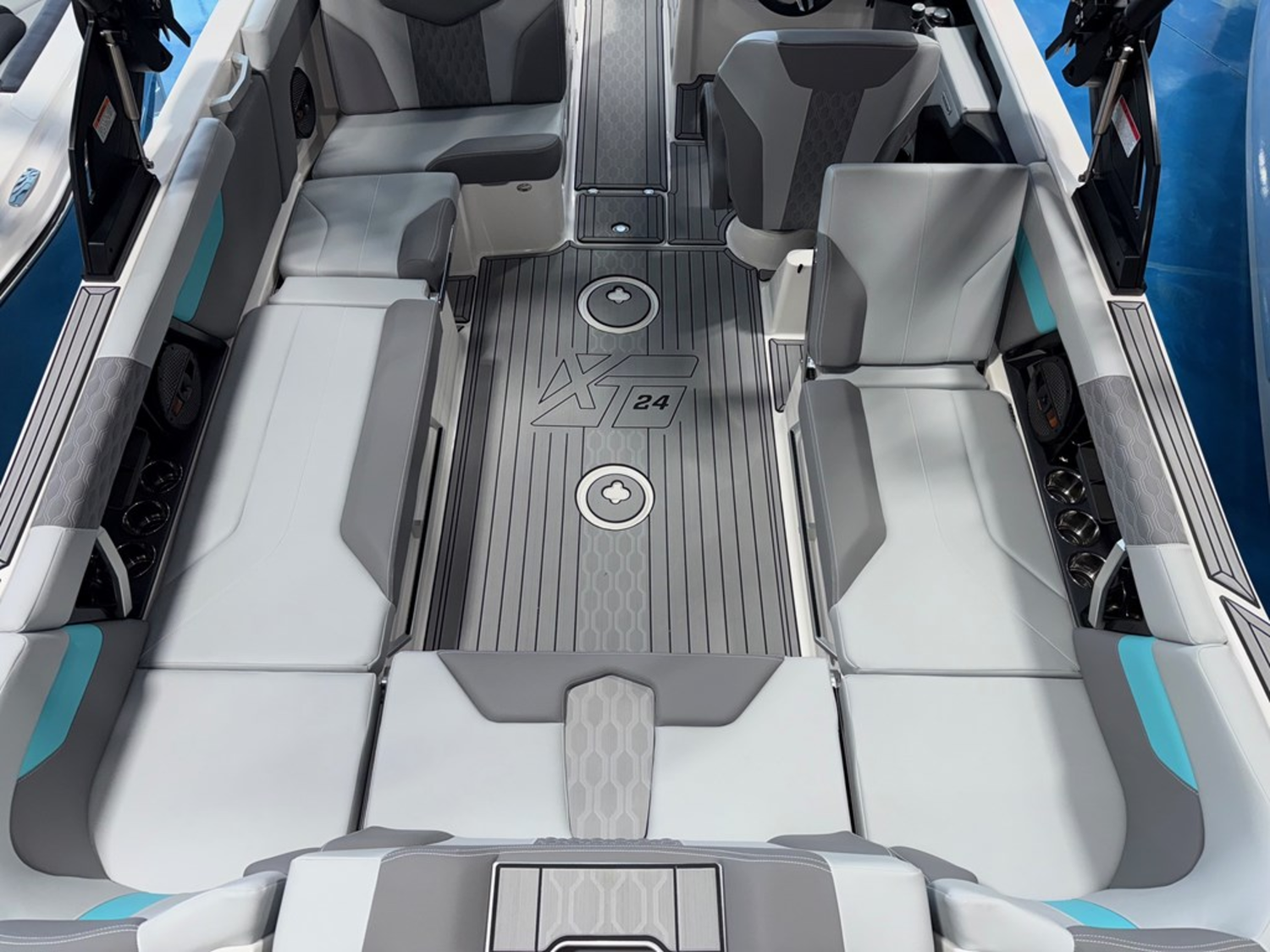 2025 MasterCraft XT24