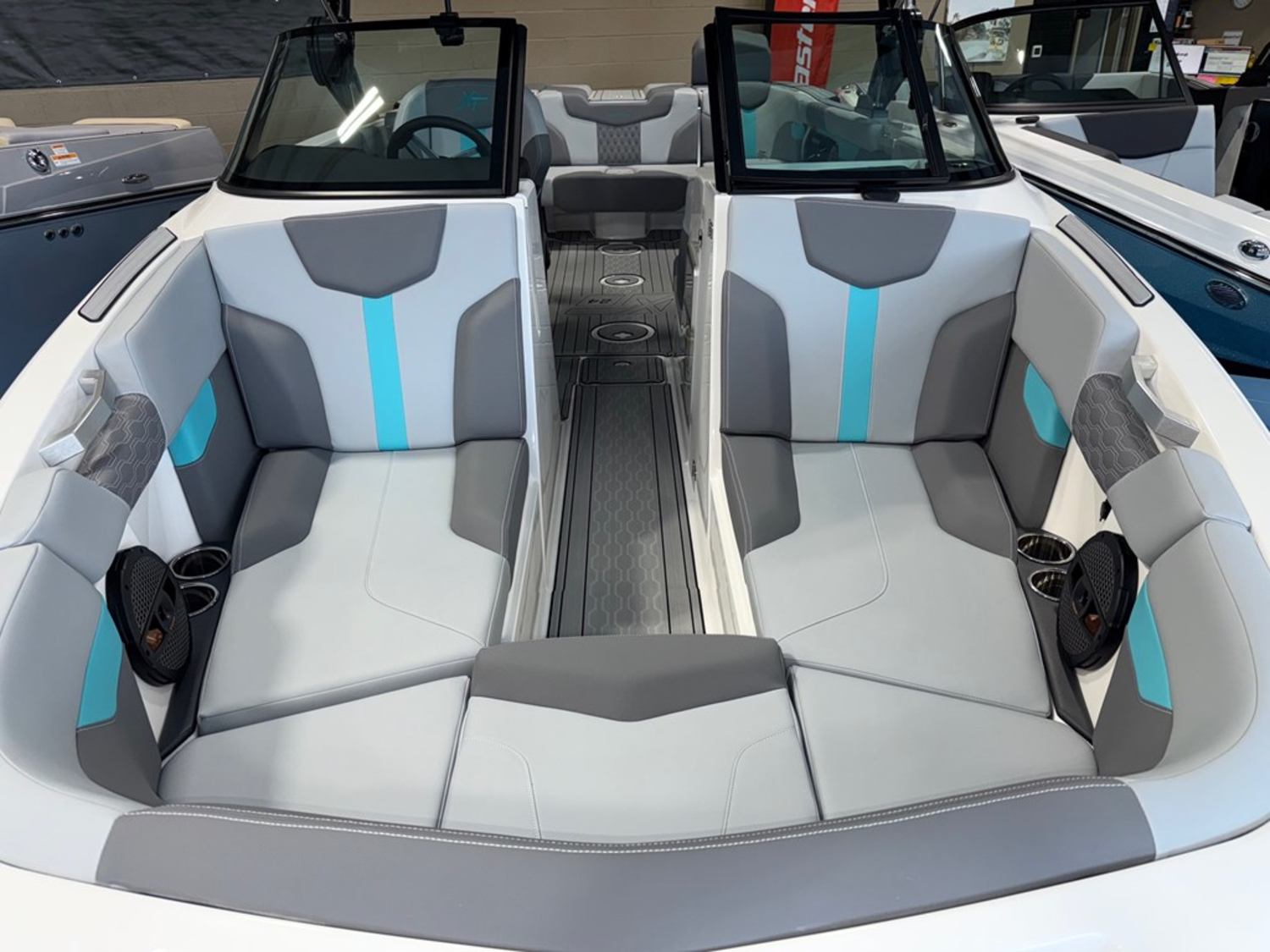2025 MasterCraft XT24
