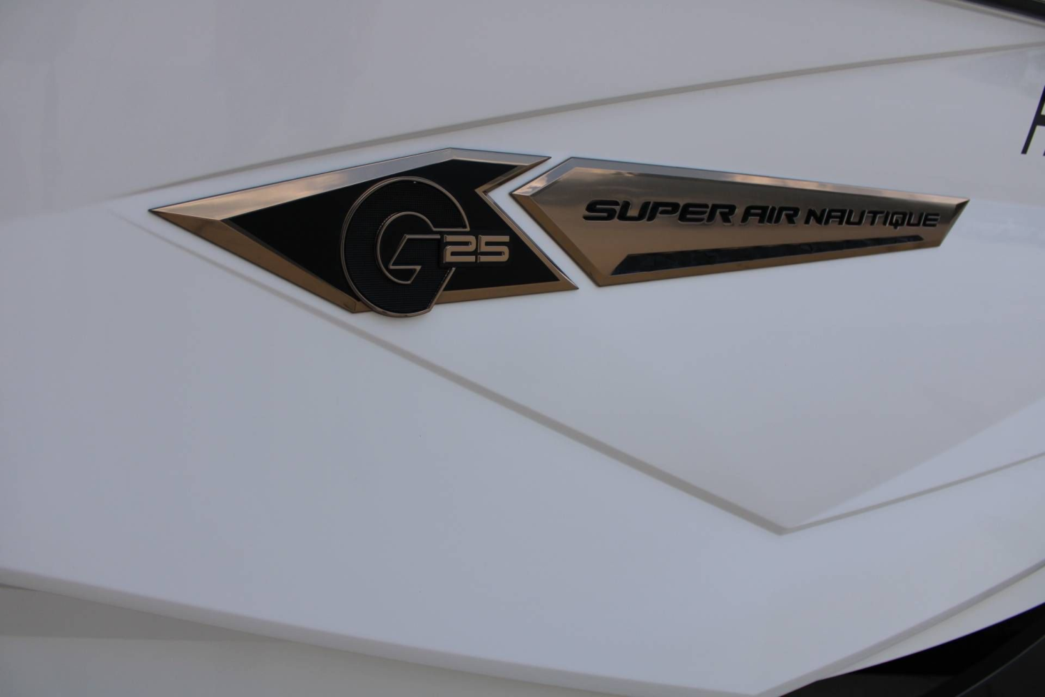 2022 Nautique G25