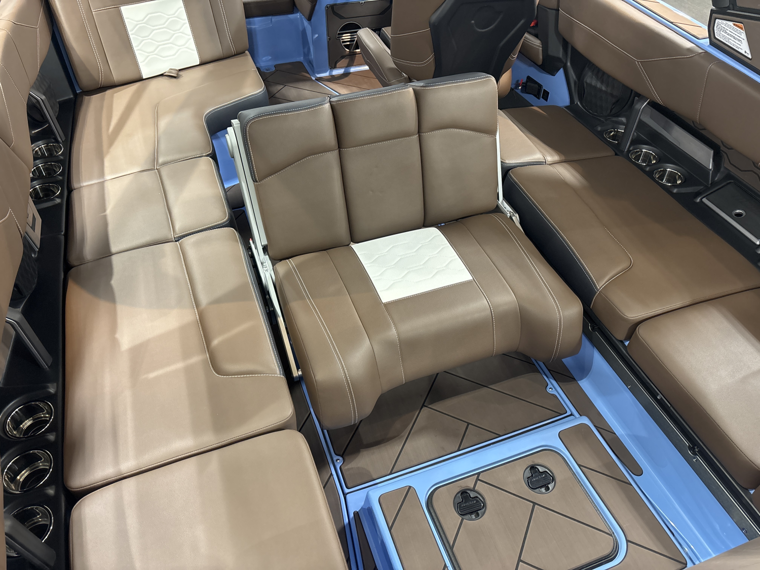 2026 Malibu 23 LSV