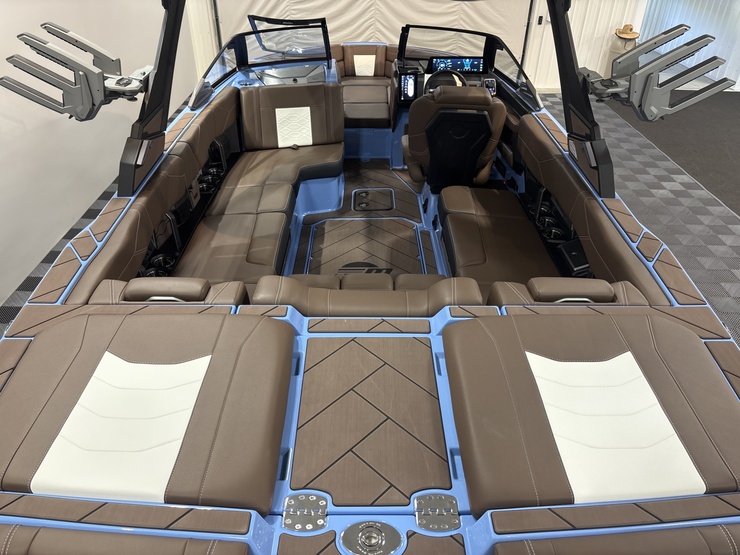 2026 Malibu 23 LSV