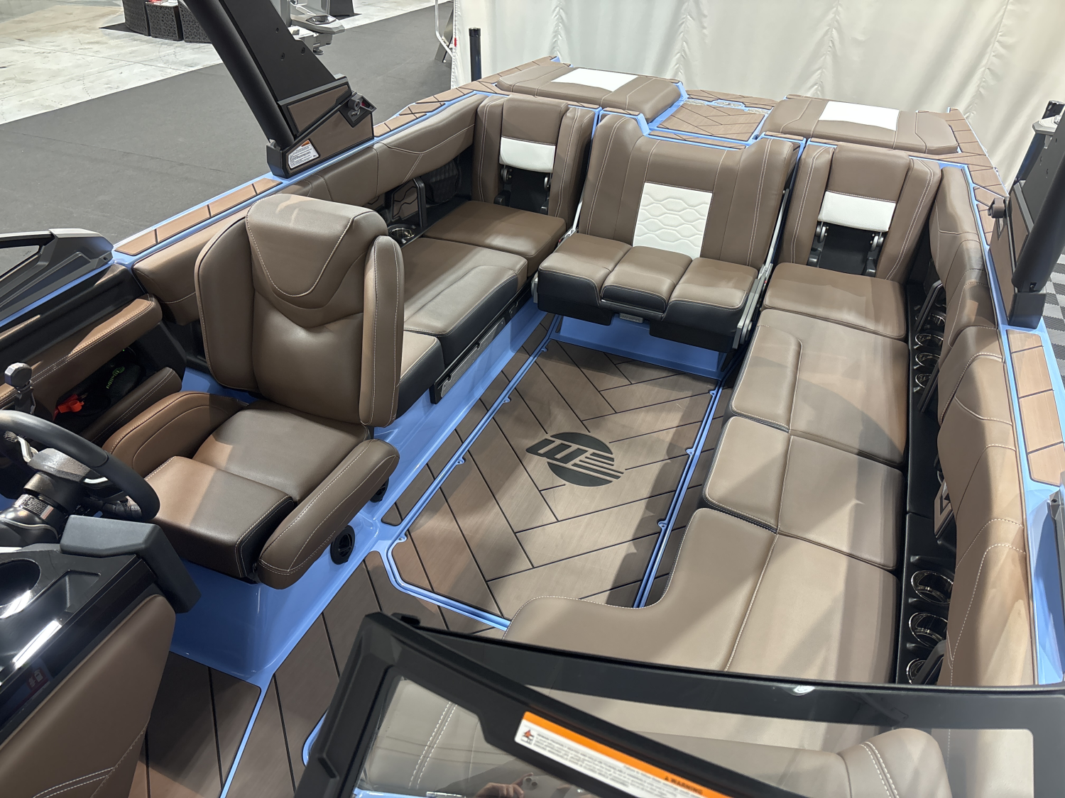 2026 Malibu 23 LSV