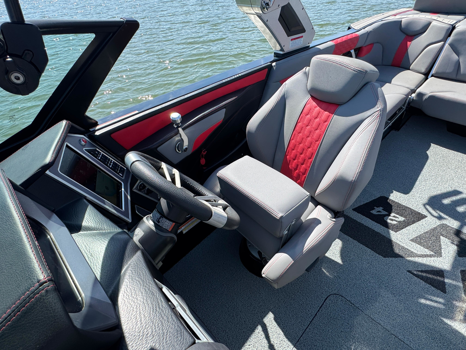 2022 MasterCraft XT24