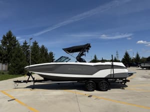 2026-mastercraft-nxt24-105717-image1