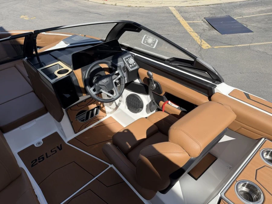 2025 Malibu Boats Wakesetter 25 LSV for sale in DRAPER, Utah