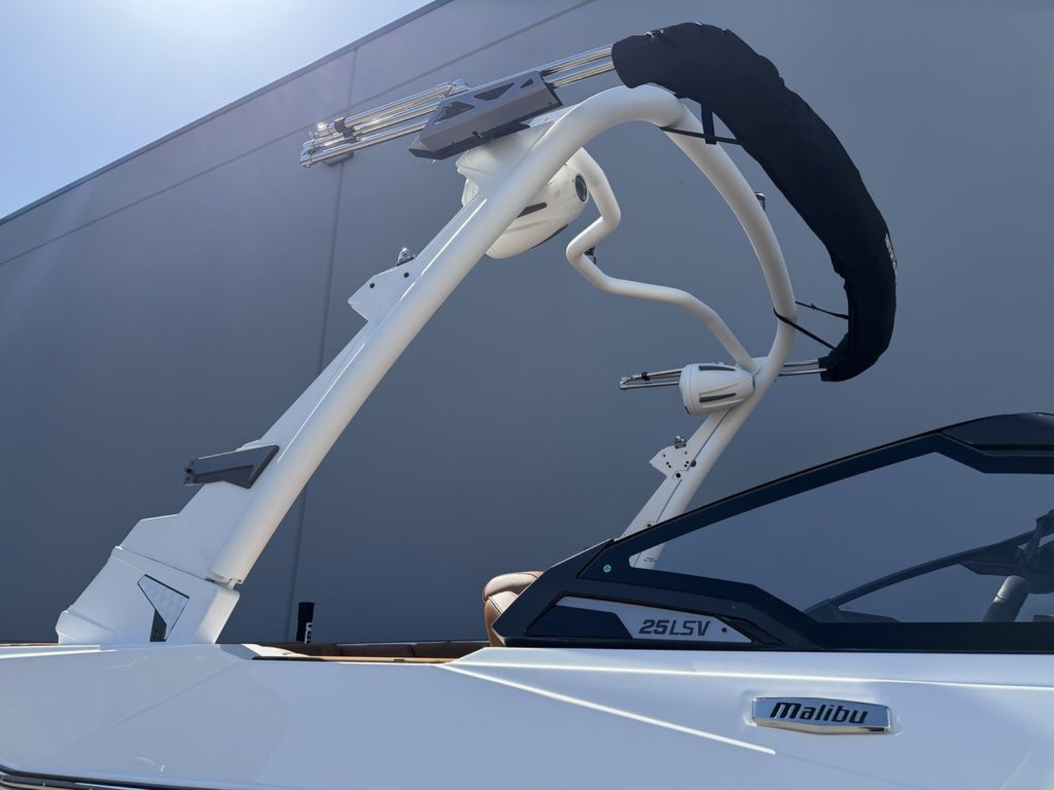 2025 Malibu Boats 25 LSV