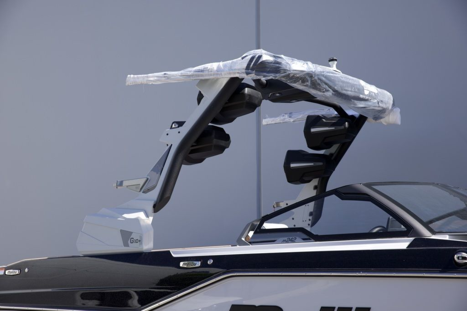 2025 Malibu Boats M242