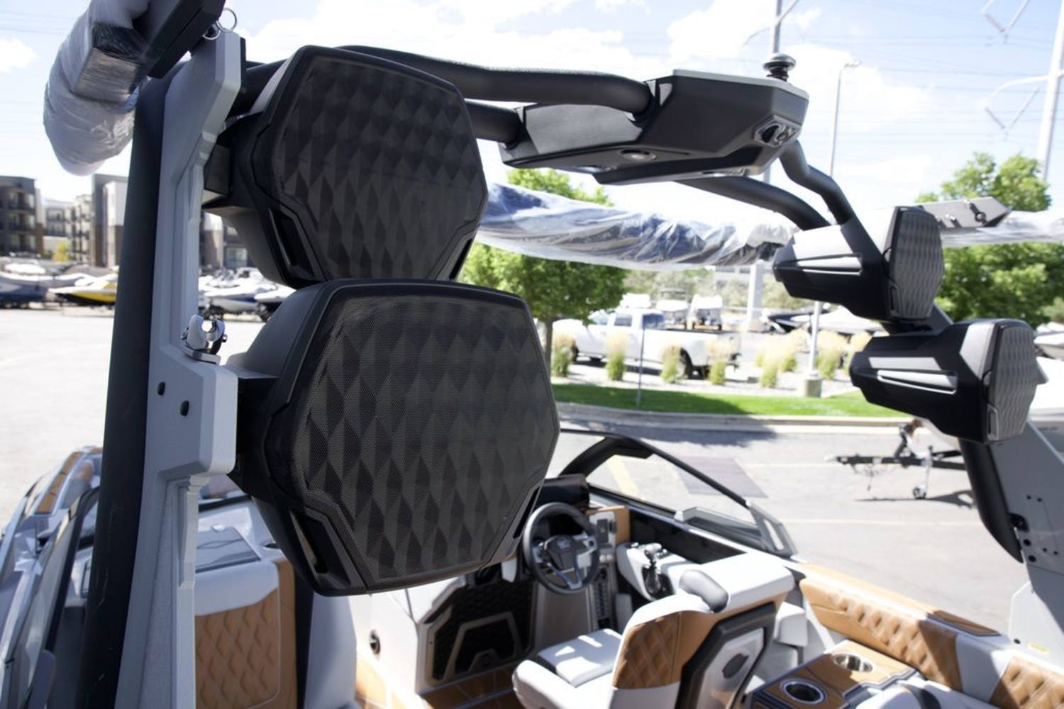 2025 Malibu Boats M242