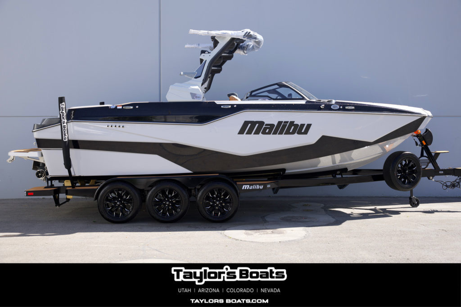 2025 Malibu Boats M242