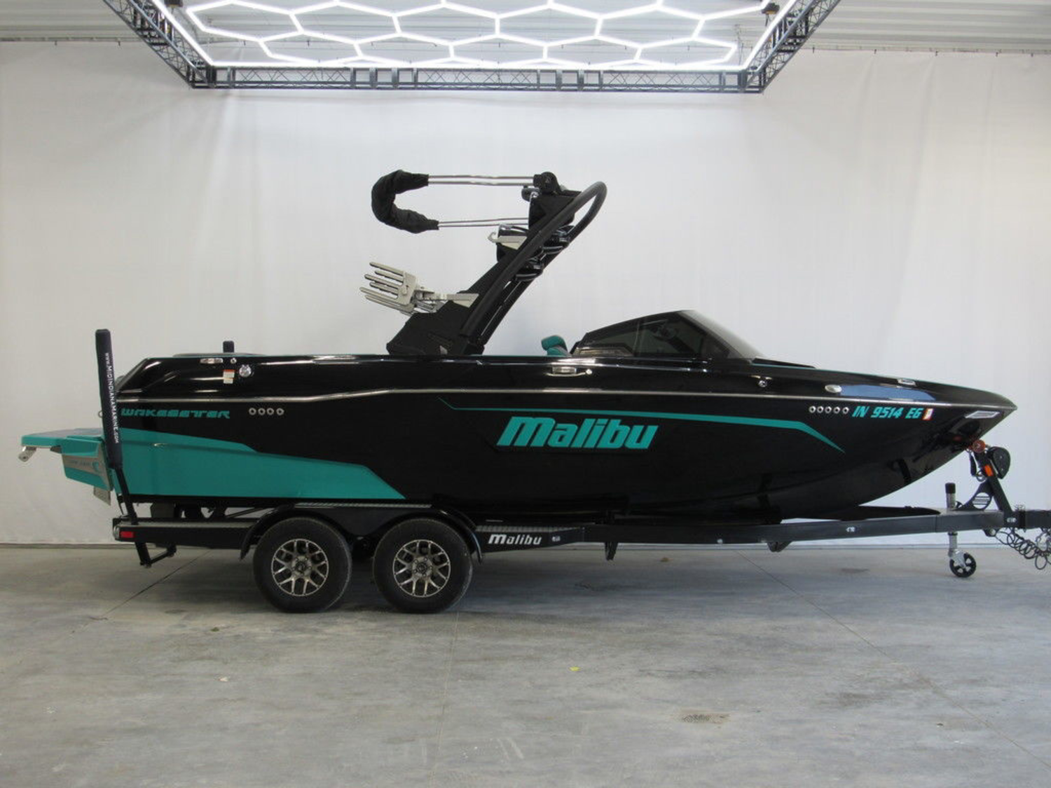 2021 Malibu Boats 23 LSV