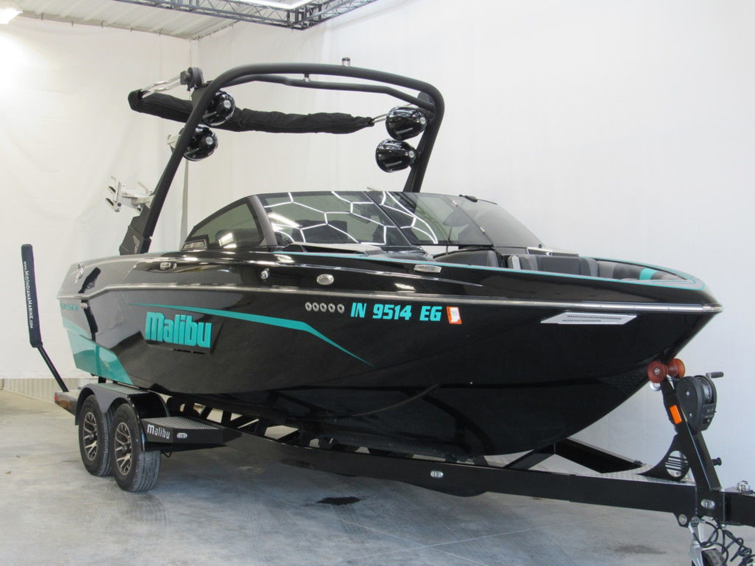 2021 Malibu Boats 23 LSV