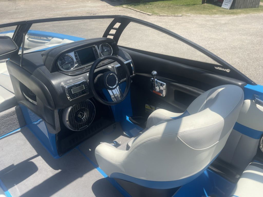 2013 Malibu Boats Wakesetter 24 MXZ for sale in Montgomery, Texas