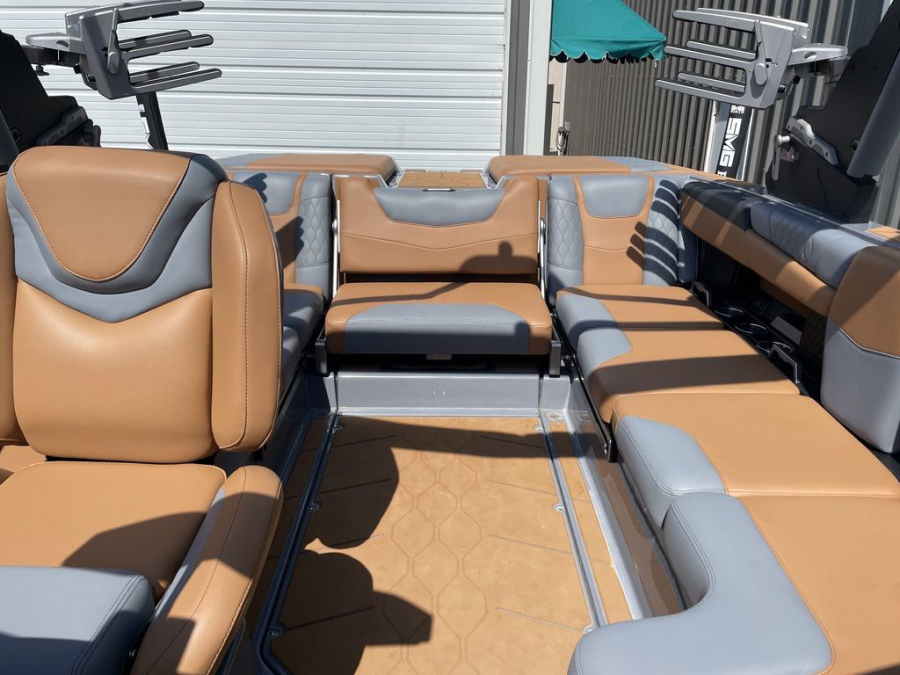 2023 Malibu Boats M220 for sale in Montgomery, Texas