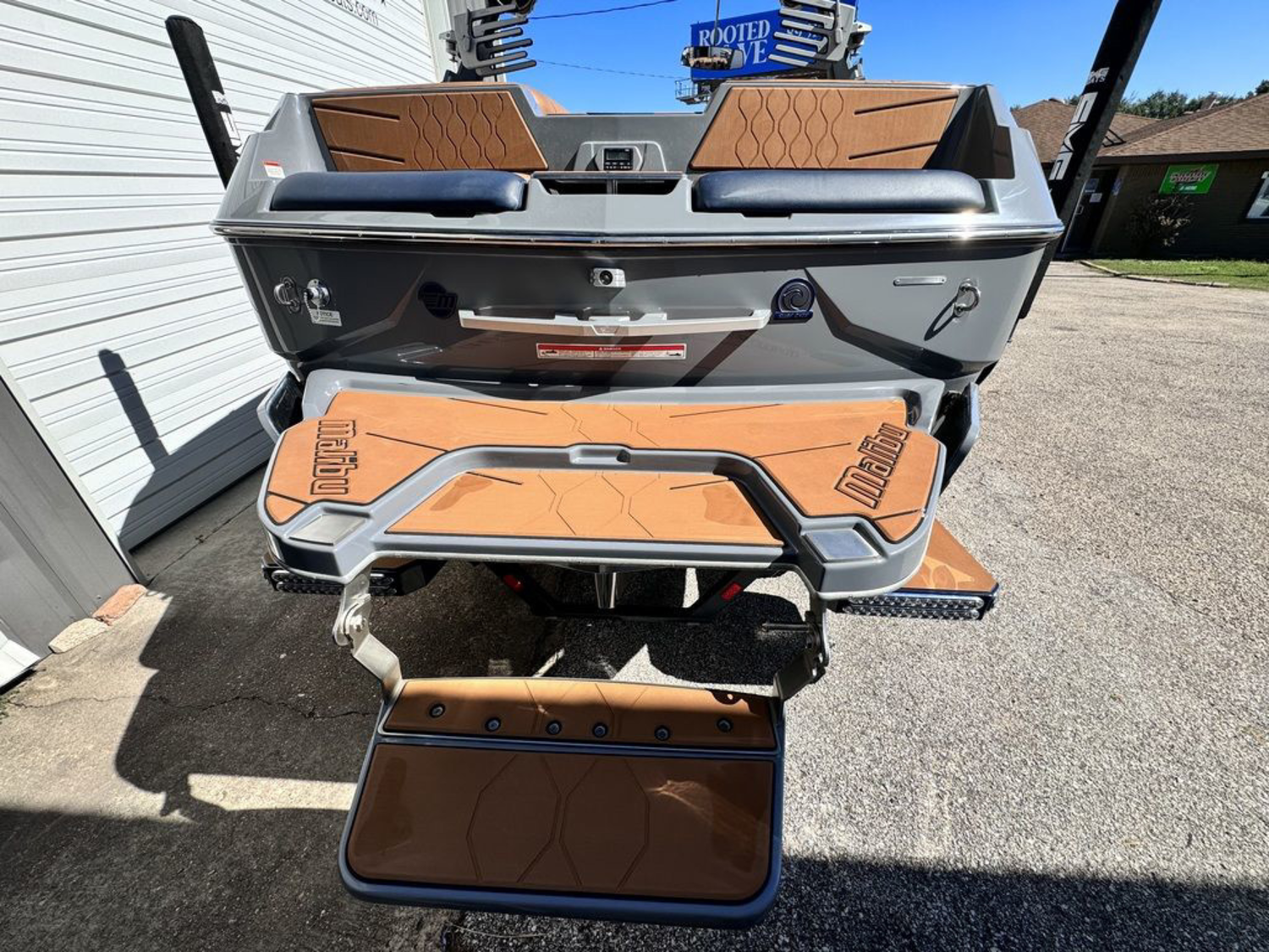 2021 Malibu Boats M220
