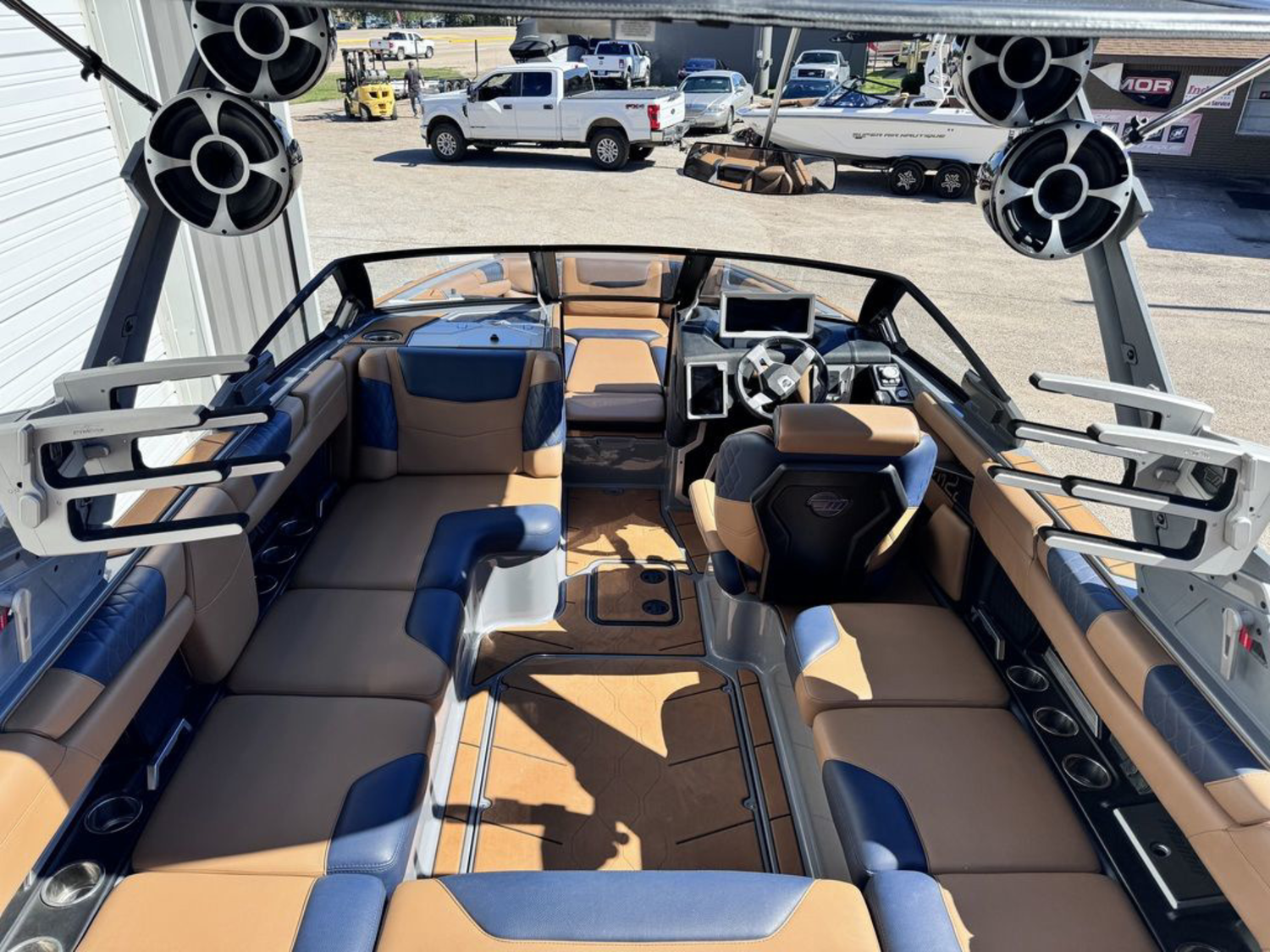 2021 Malibu Boats M220