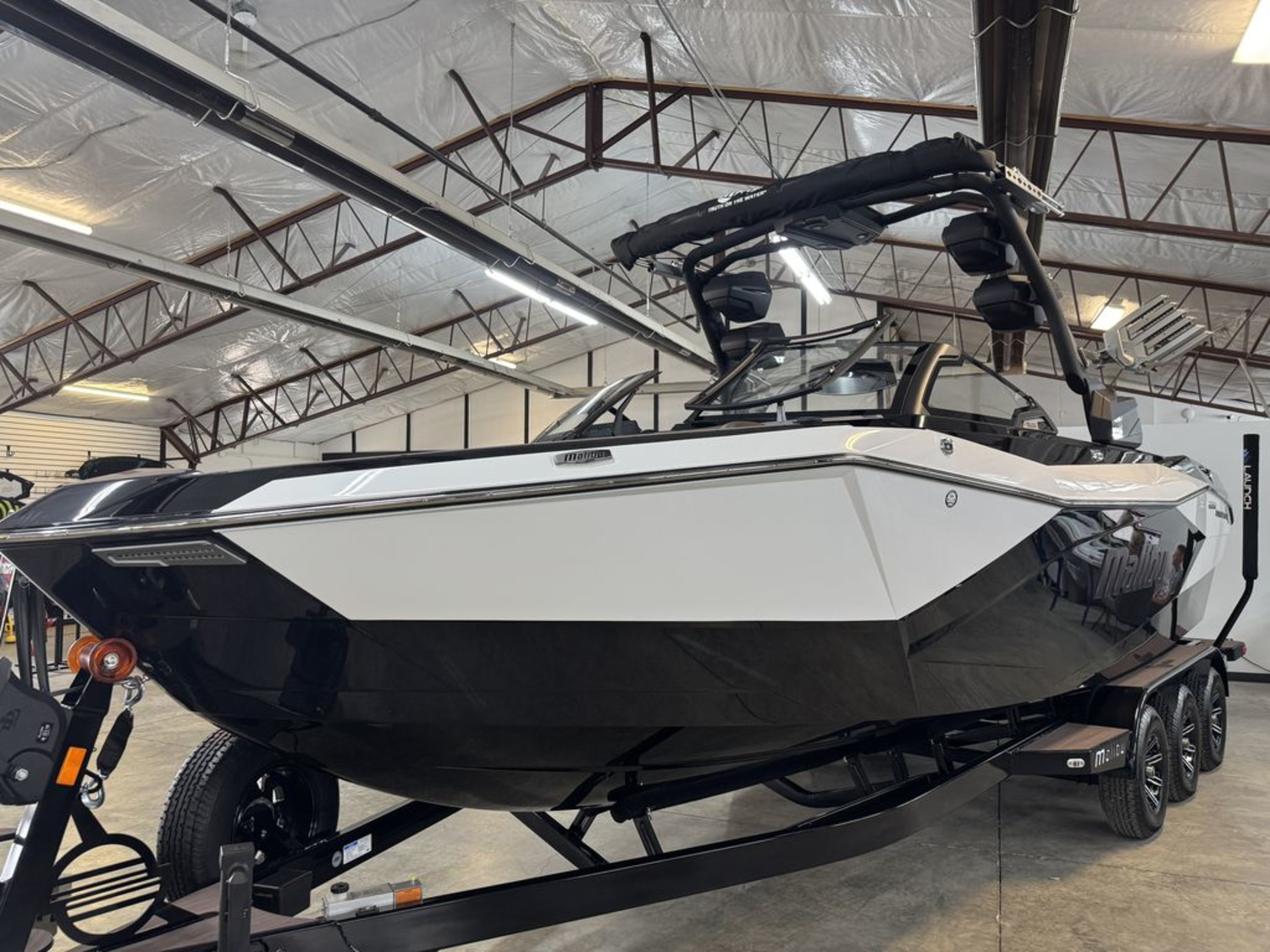 2025 Malibu Boats 26 LSV