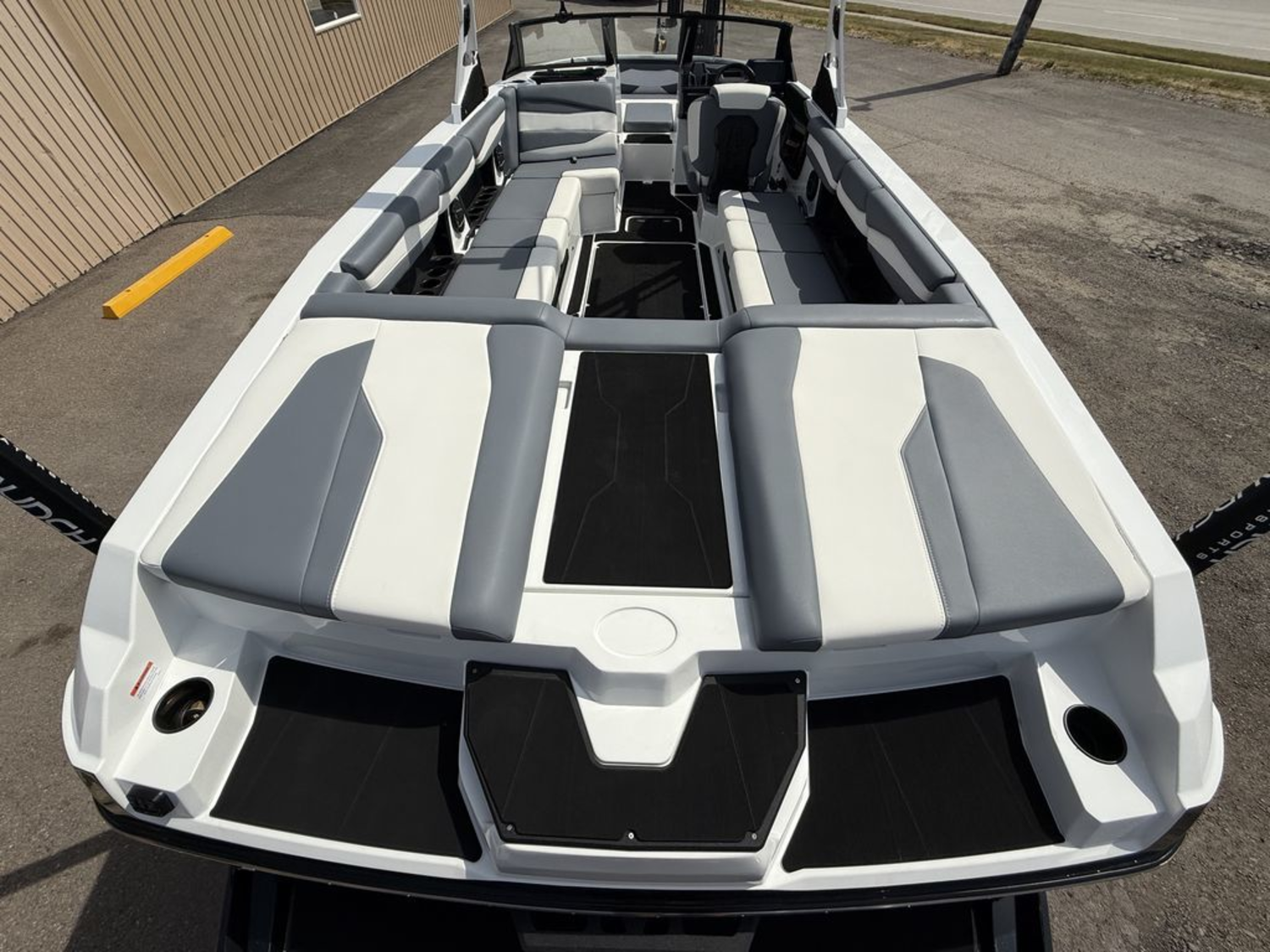 2025 Axis Wake Research A245