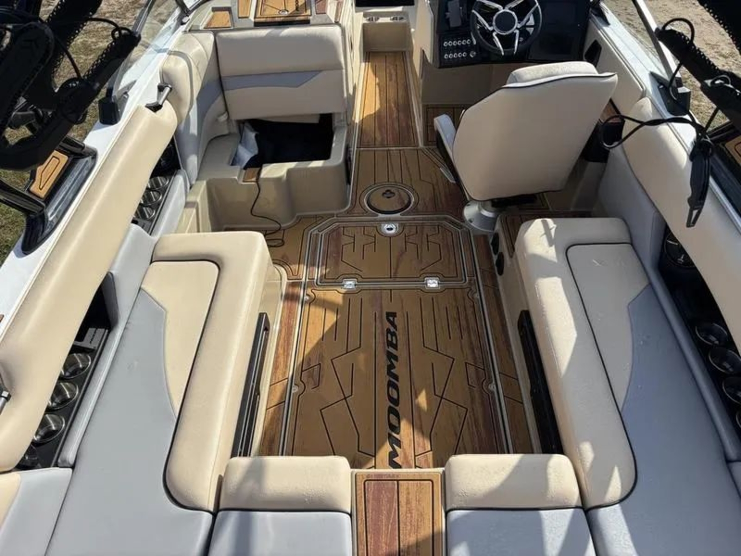 2026 MOOMBA MOJO