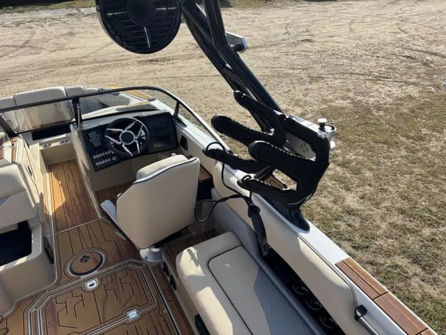 2026 MOOMBA MOJO
