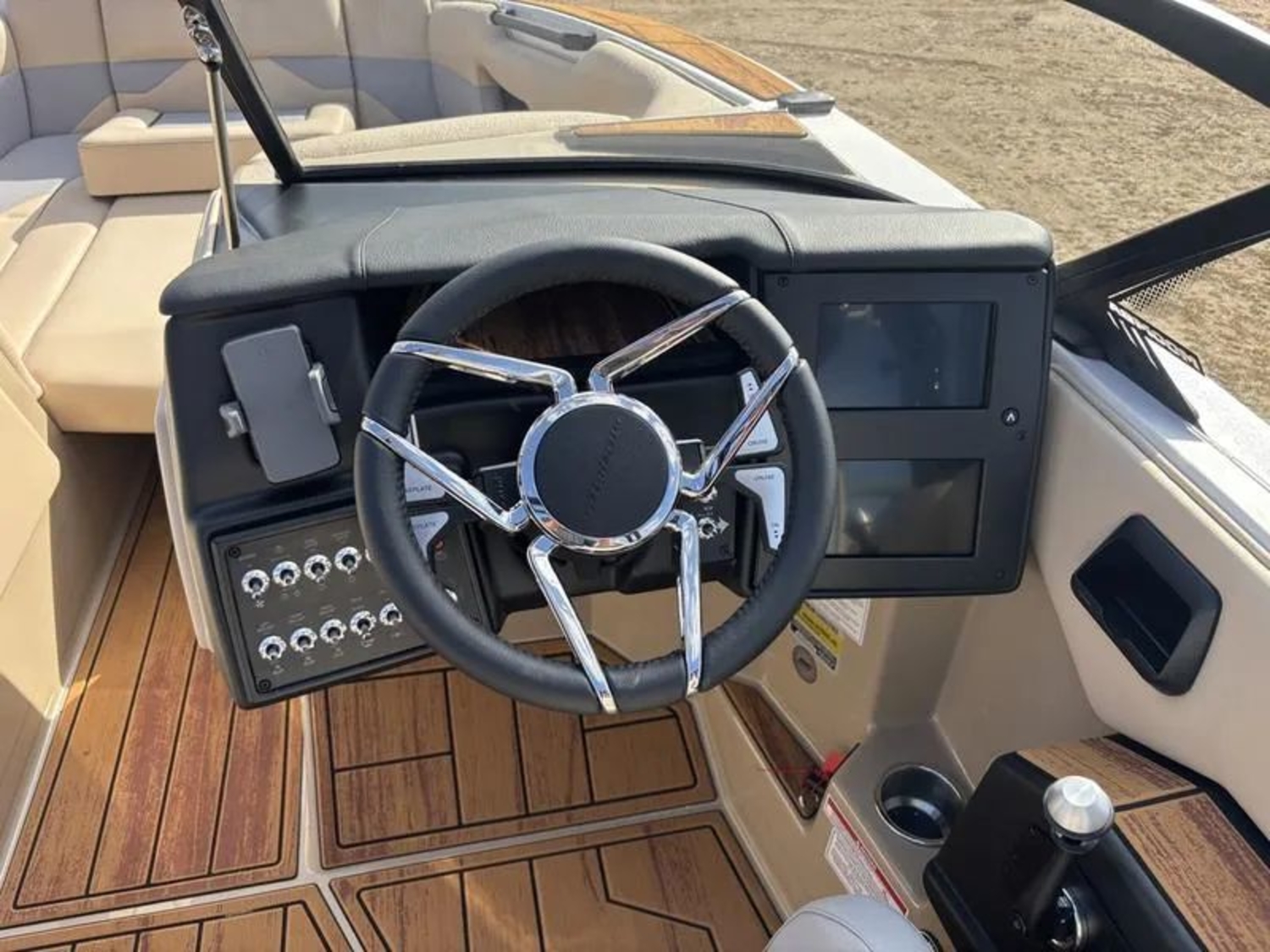2026 MOOMBA MOJO