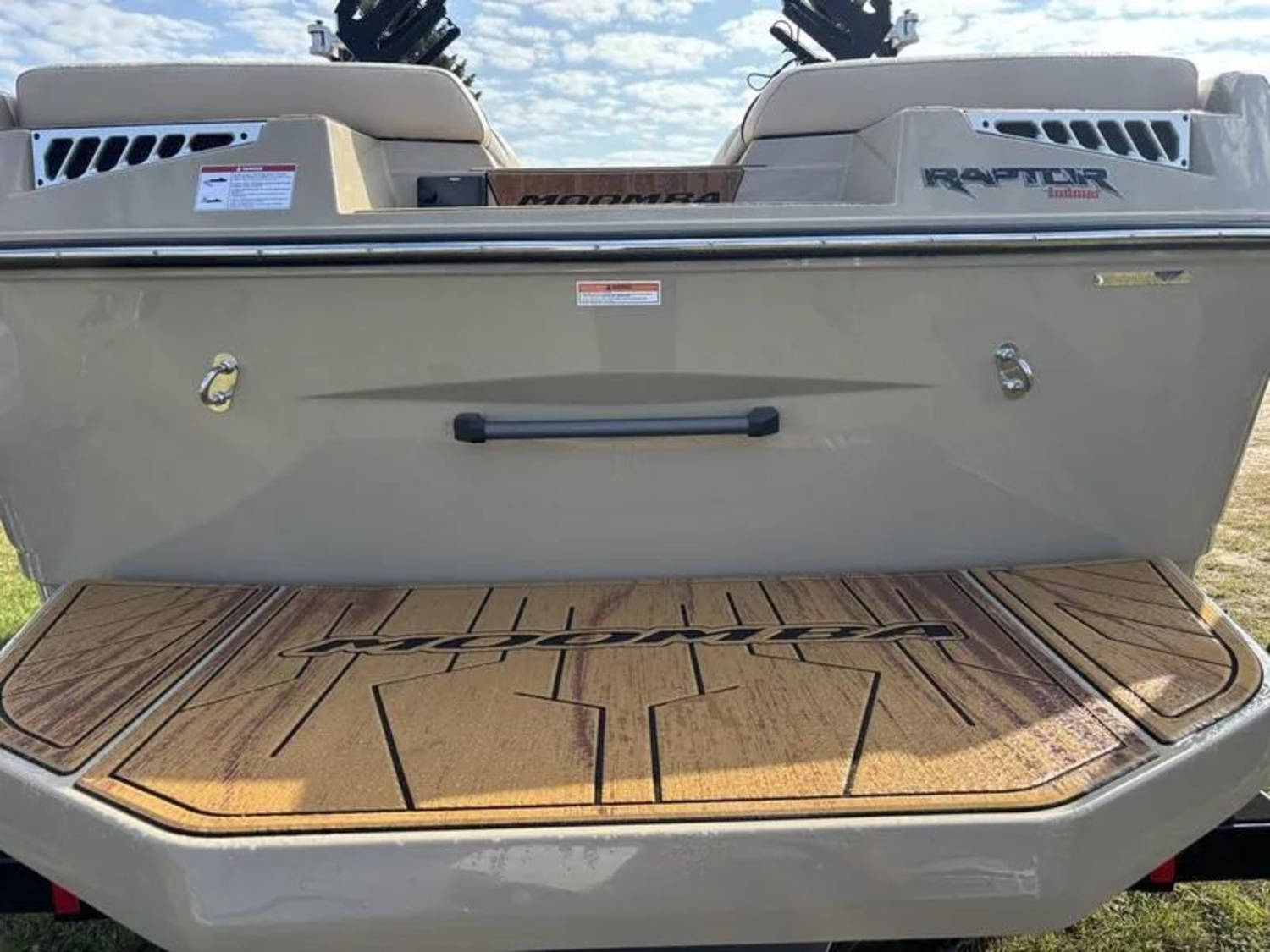 2026 MOOMBA MOJO