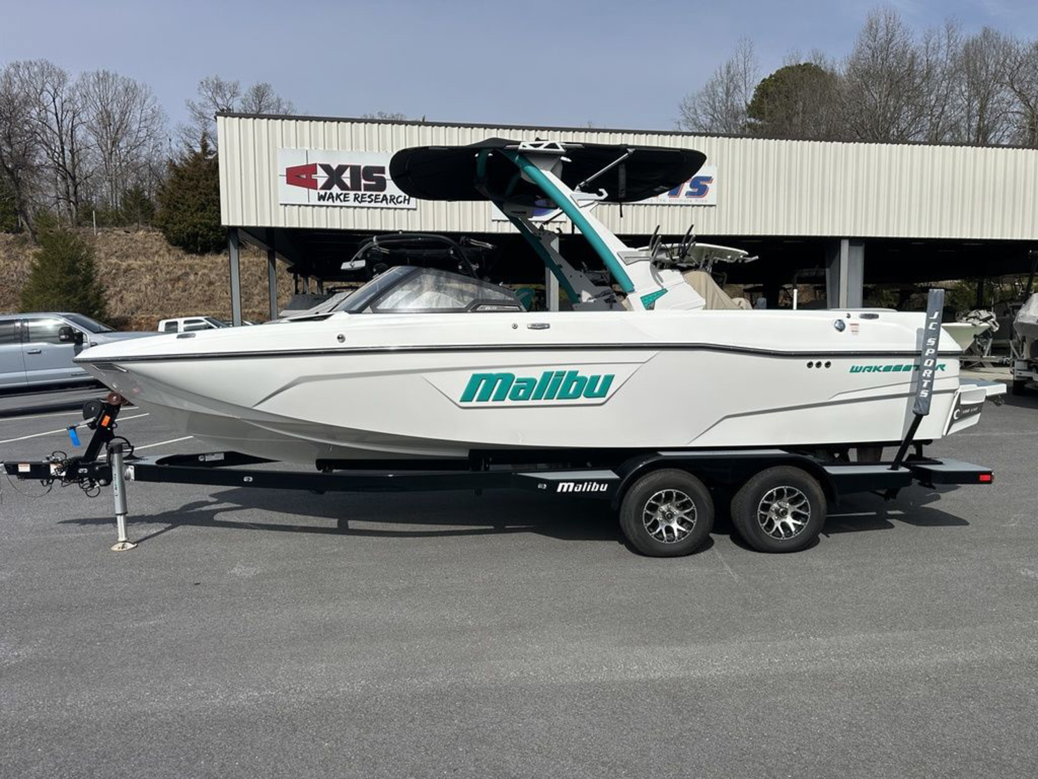 2023 Malibu Boats 23 LSV
