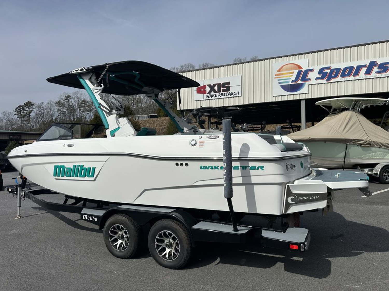 2023 Malibu Boats 23 LSV