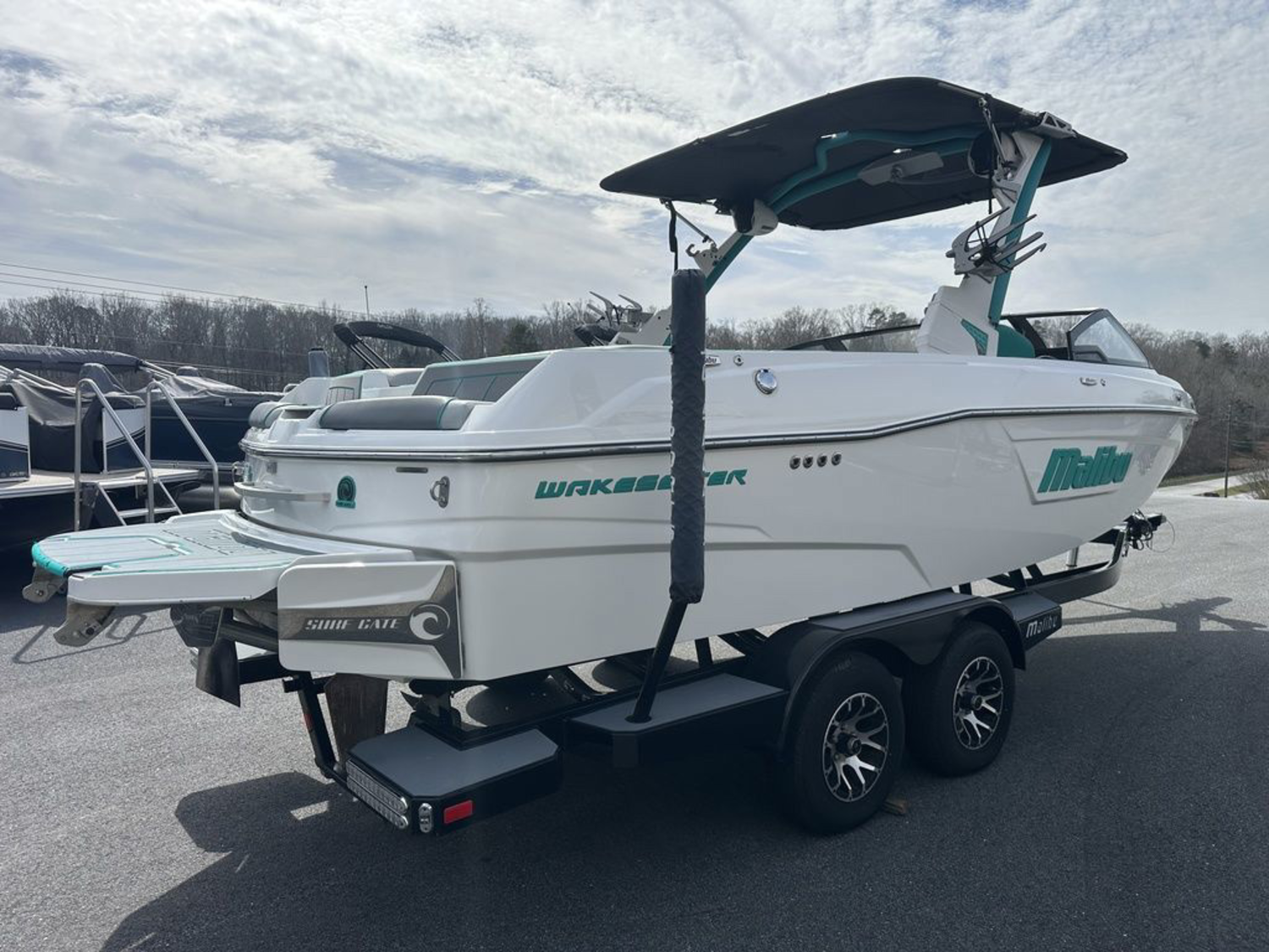 2023 Malibu Boats 23 LSV