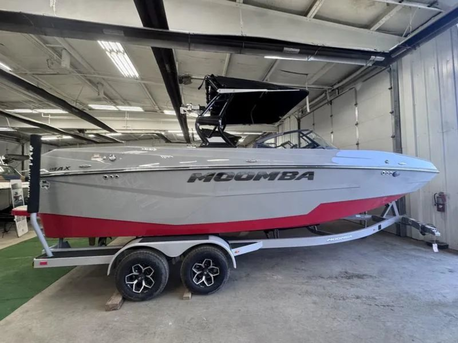 2025 MOOMBA MAX DEMO