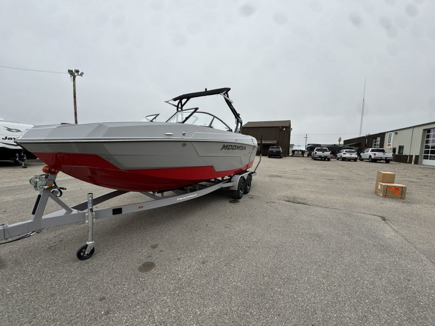 2025 MOOMBA MAX DEMO