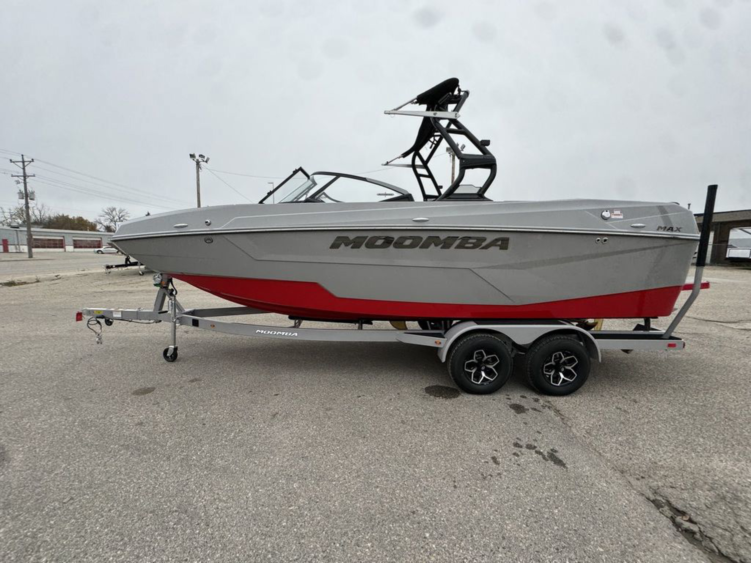 2025 MOOMBA MAX DEMO